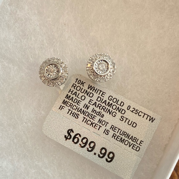 NWT diamond earrings - Picture 2 of 4